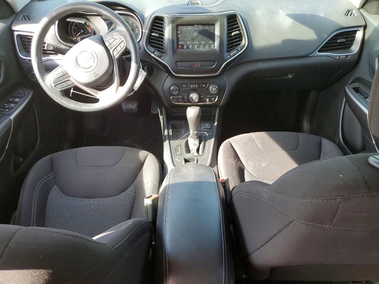 2019 JEEP CHEROKEE LATITUDE photo 8