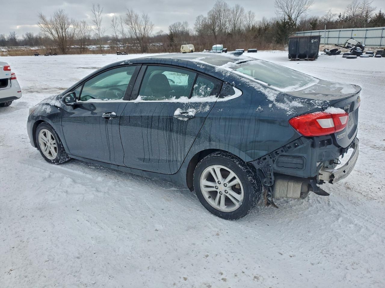 2017 CHEVROLET CRUZE LT photo 2