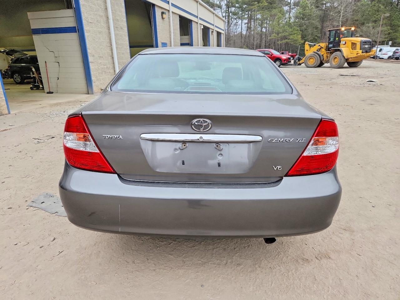 2004 TOYOTA CAMRY LE photo 6