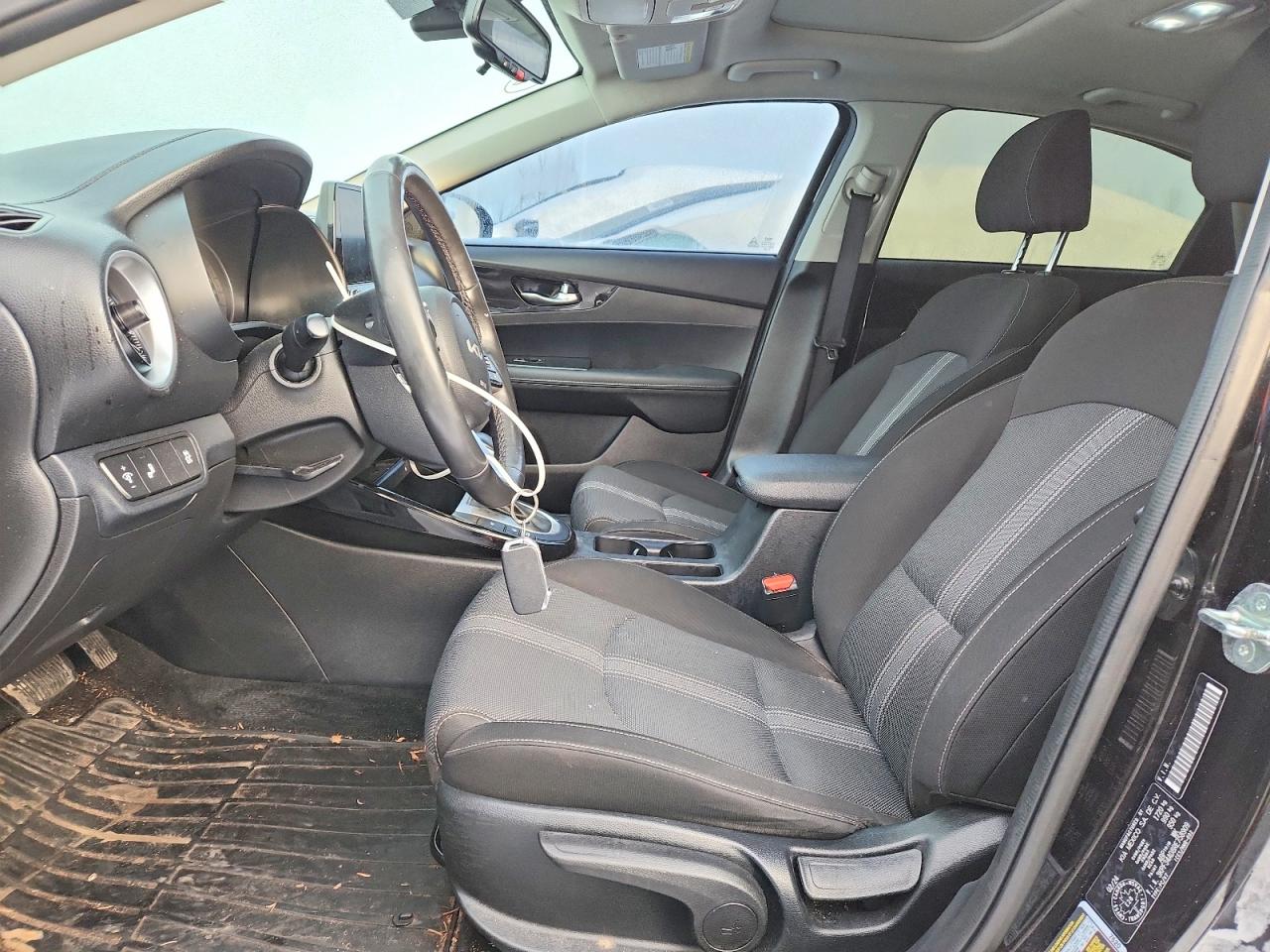 2024 KIA FORTE EX photo 7