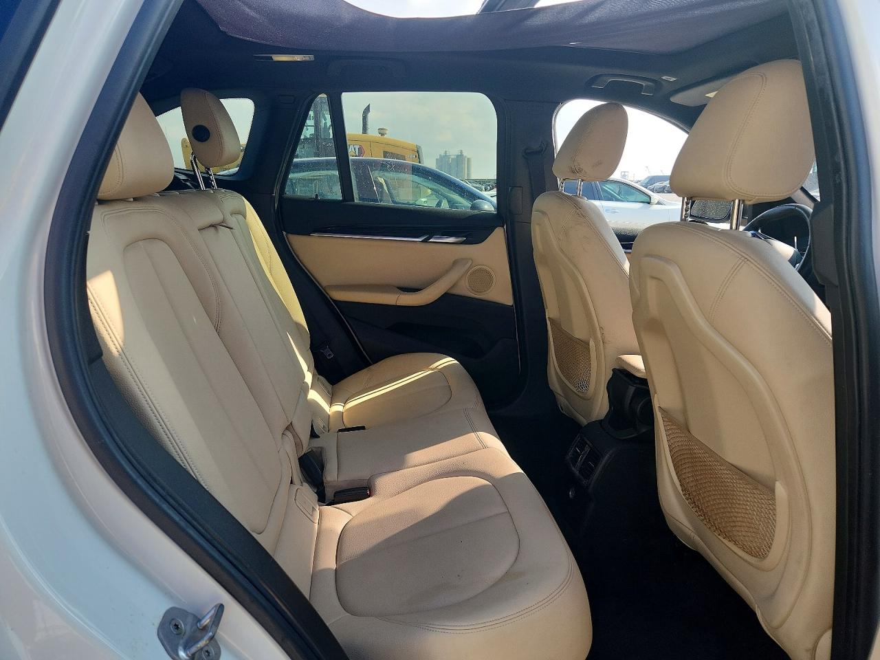 2016 BMW X1 XDRIVE28I photo 11