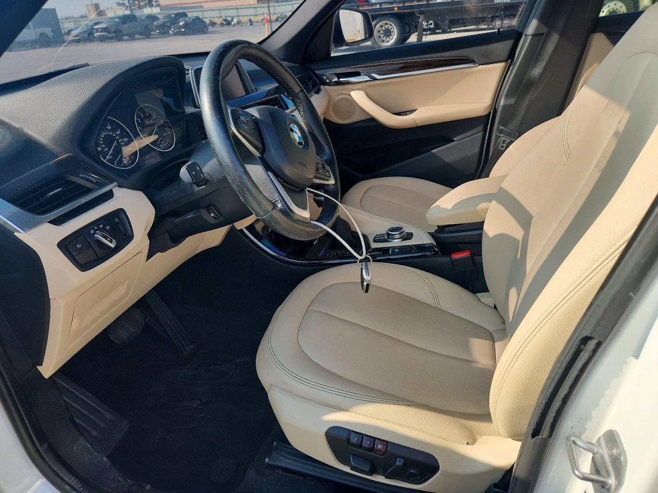 2016 BMW X1 XDRIVE28I photo 7