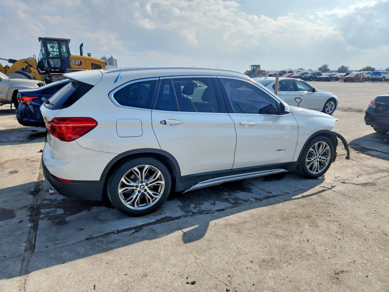 2016 BMW X1 XDRIVE28I photo 3