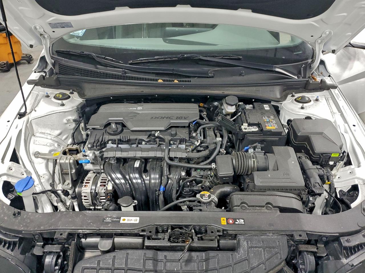 2025 HYUNDAI ELANTRA SEL photo 11