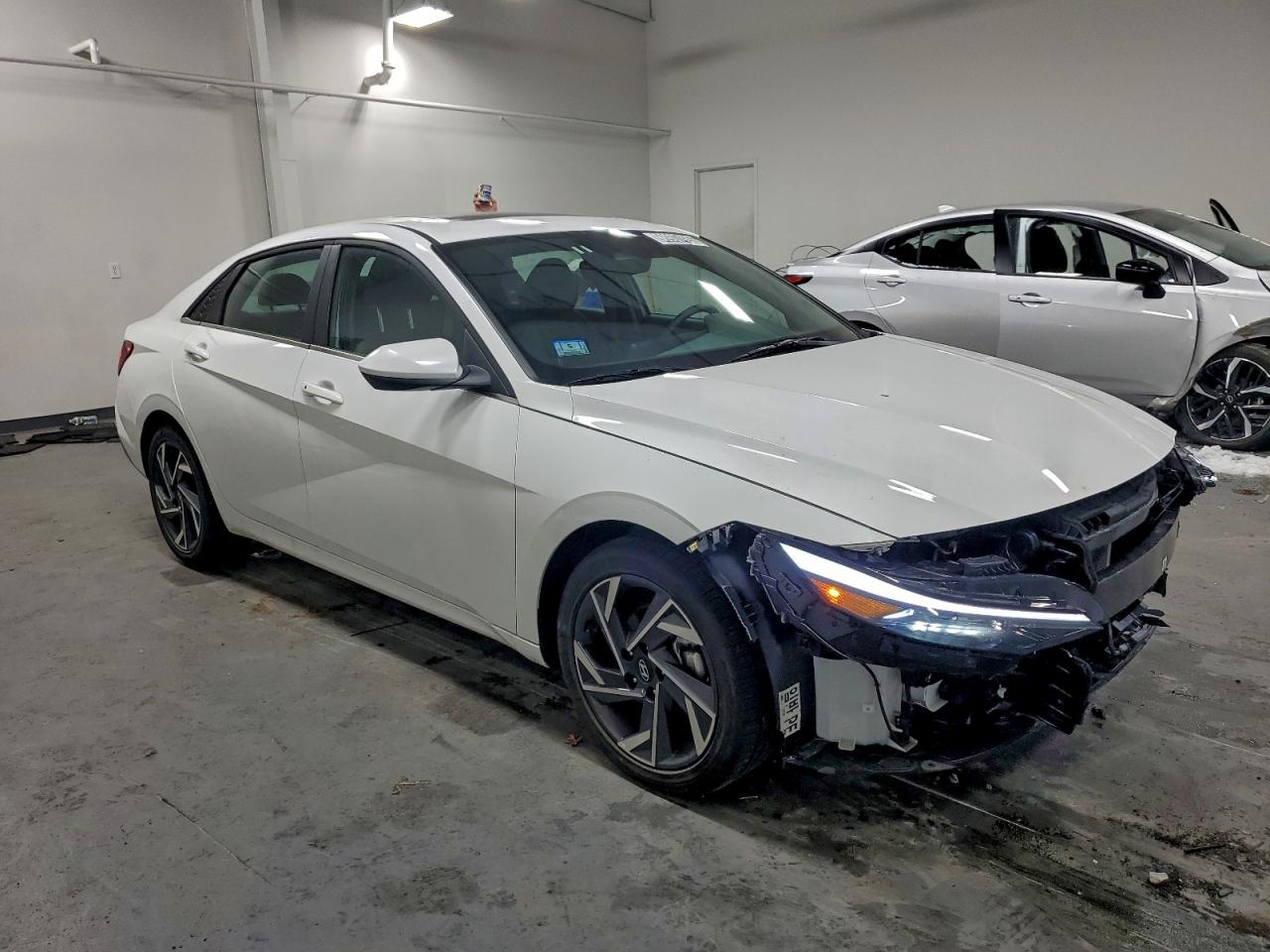 2025 HYUNDAI ELANTRA SEL photo 4