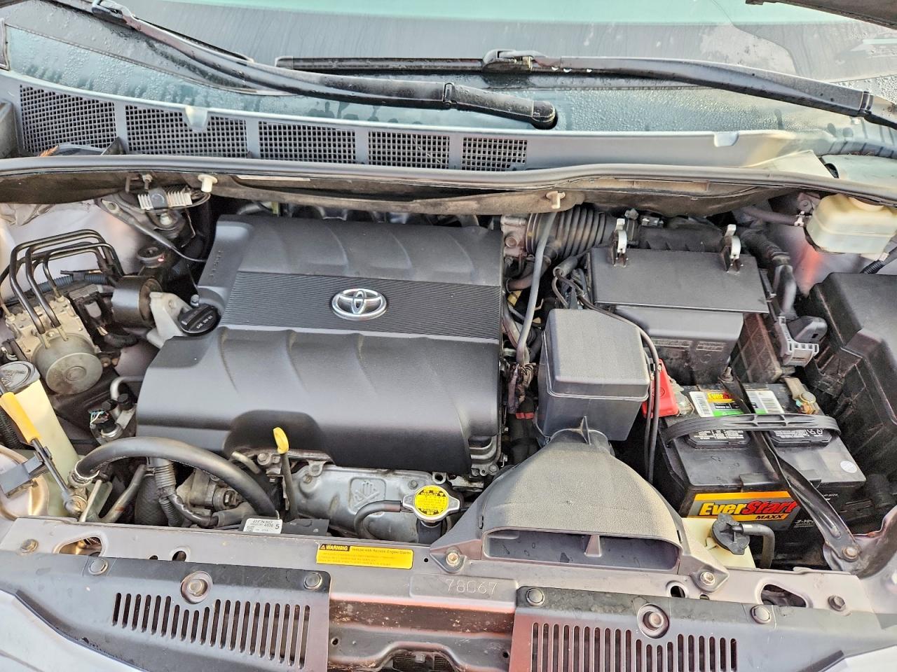 2015 TOYOTA SIENNA XLE photo 12
