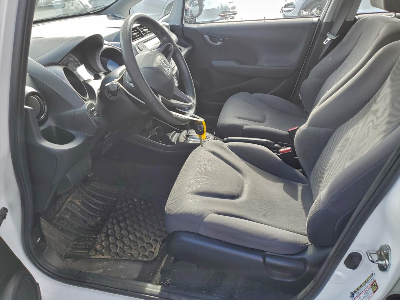 2009 HONDA FIT photo 7