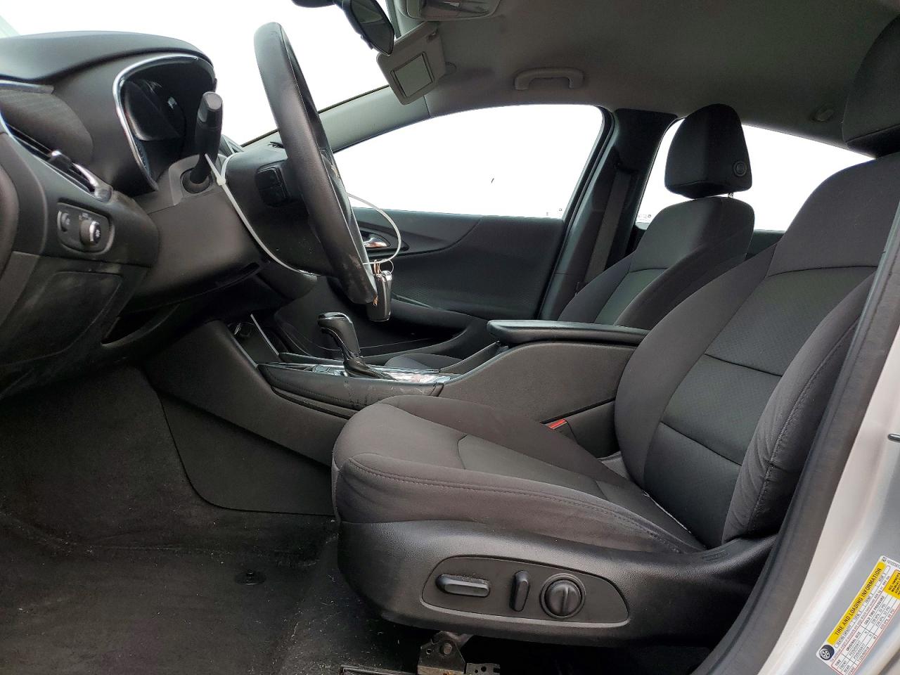 2017 CHEVROLET MALIBU LT photo 7