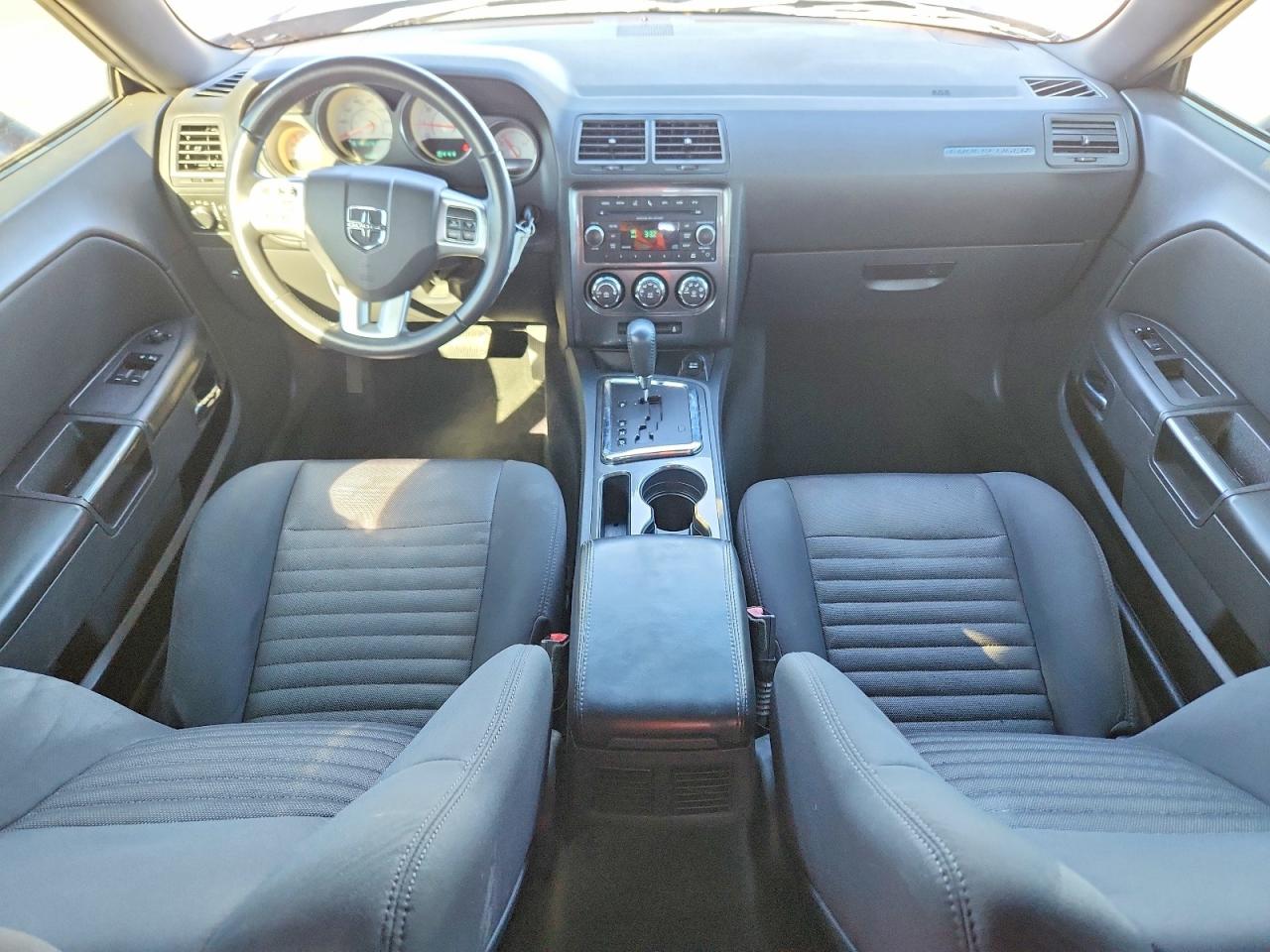 2013 DODGE CHALLENGER SXT photo 8