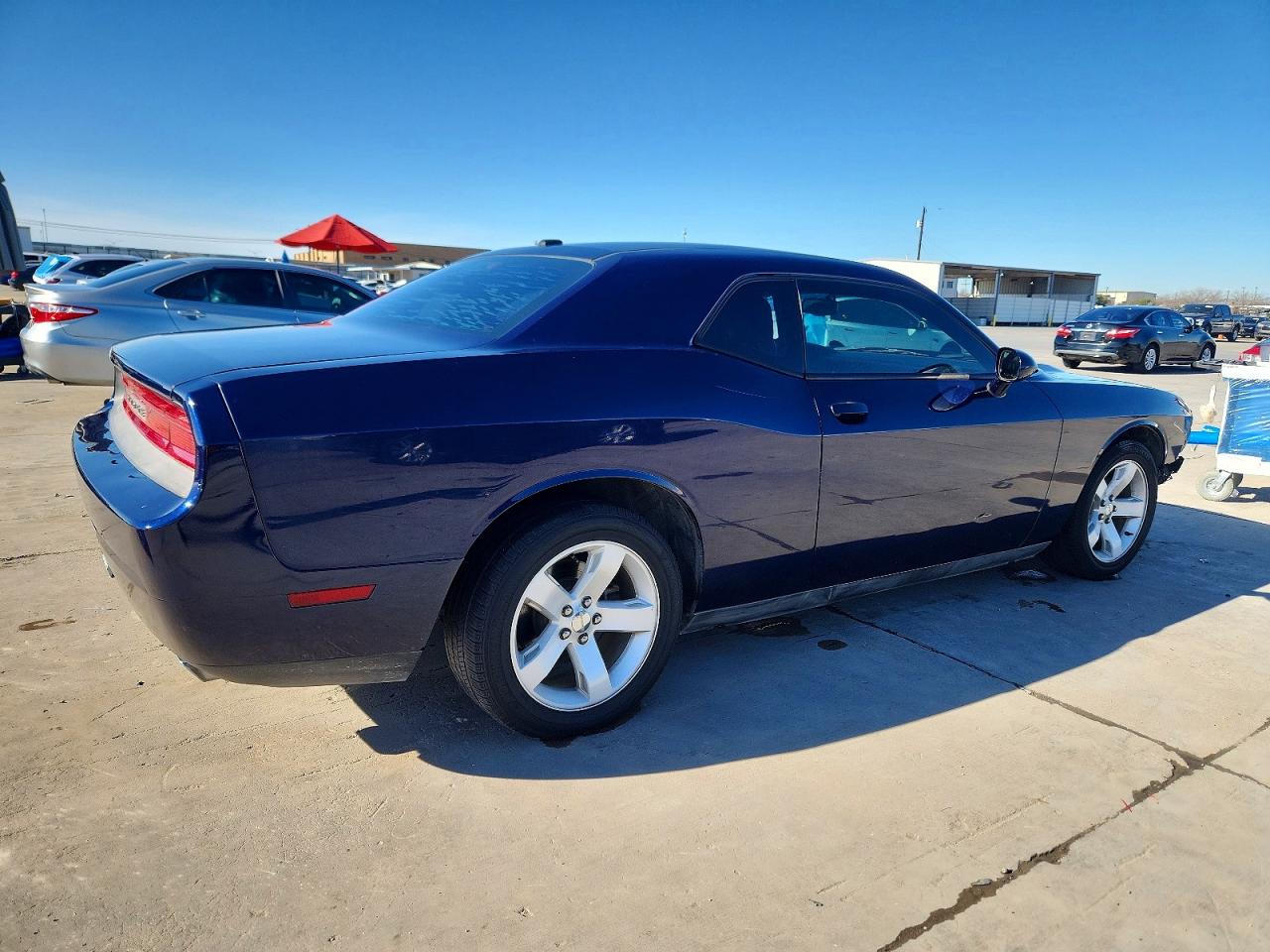2013 DODGE CHALLENGER SXT photo 3