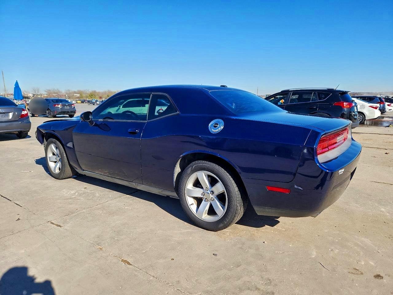 2013 DODGE CHALLENGER SXT photo 2