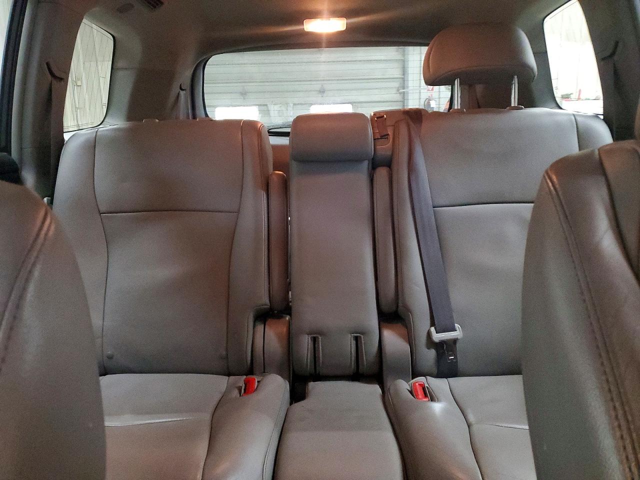 2012 TOYOTA HIGHLANDER BASE photo 10