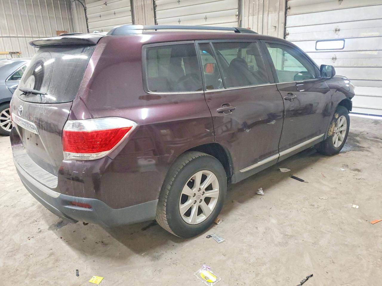2012 TOYOTA HIGHLANDER BASE photo 3