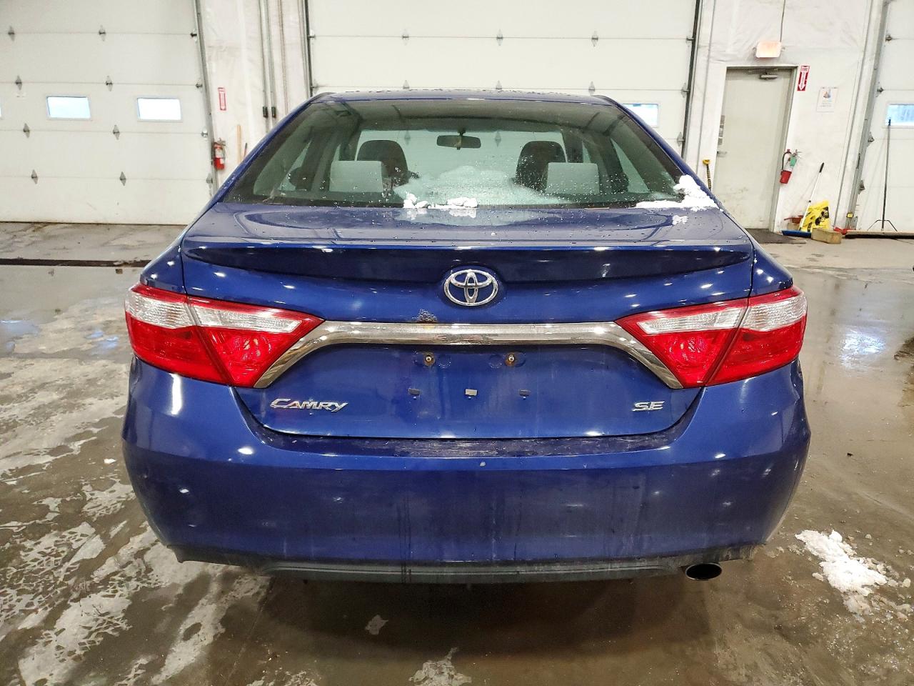 2015 TOYOTA CAMRY LE photo 6
