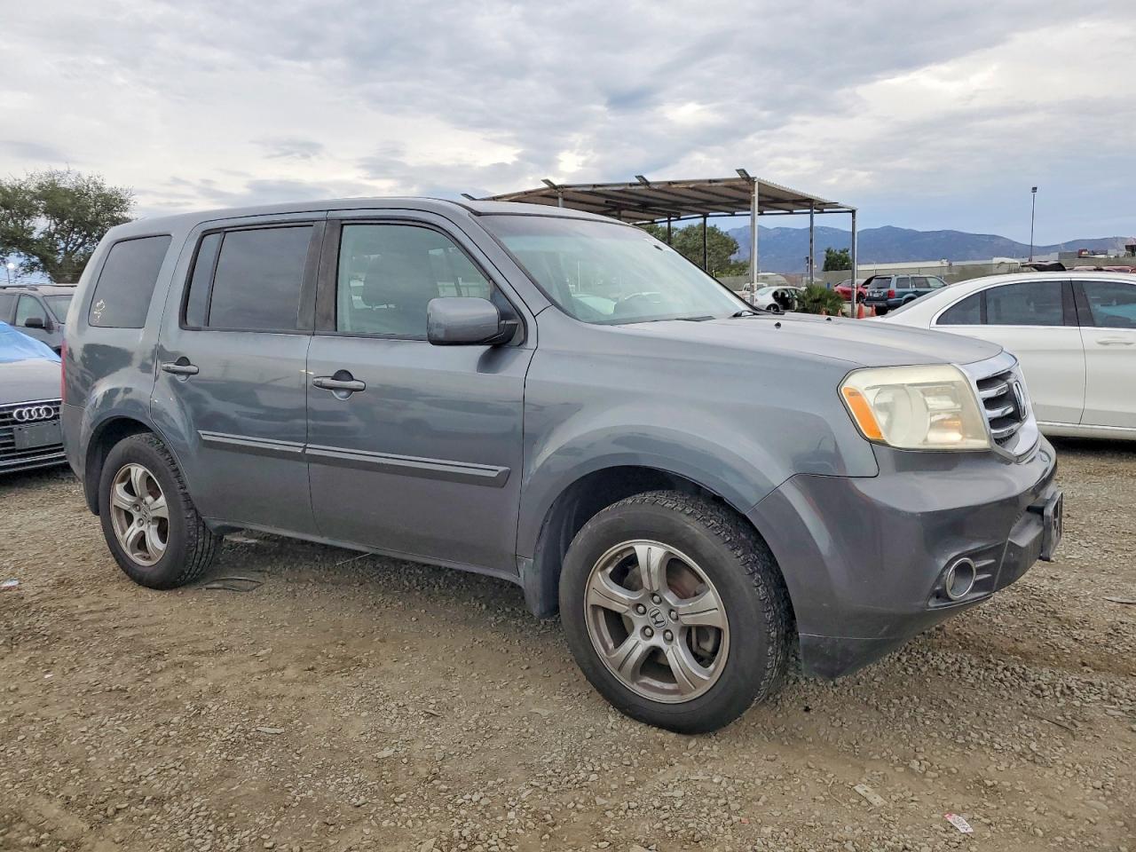 2013 HONDA PILOT EXL photo 4