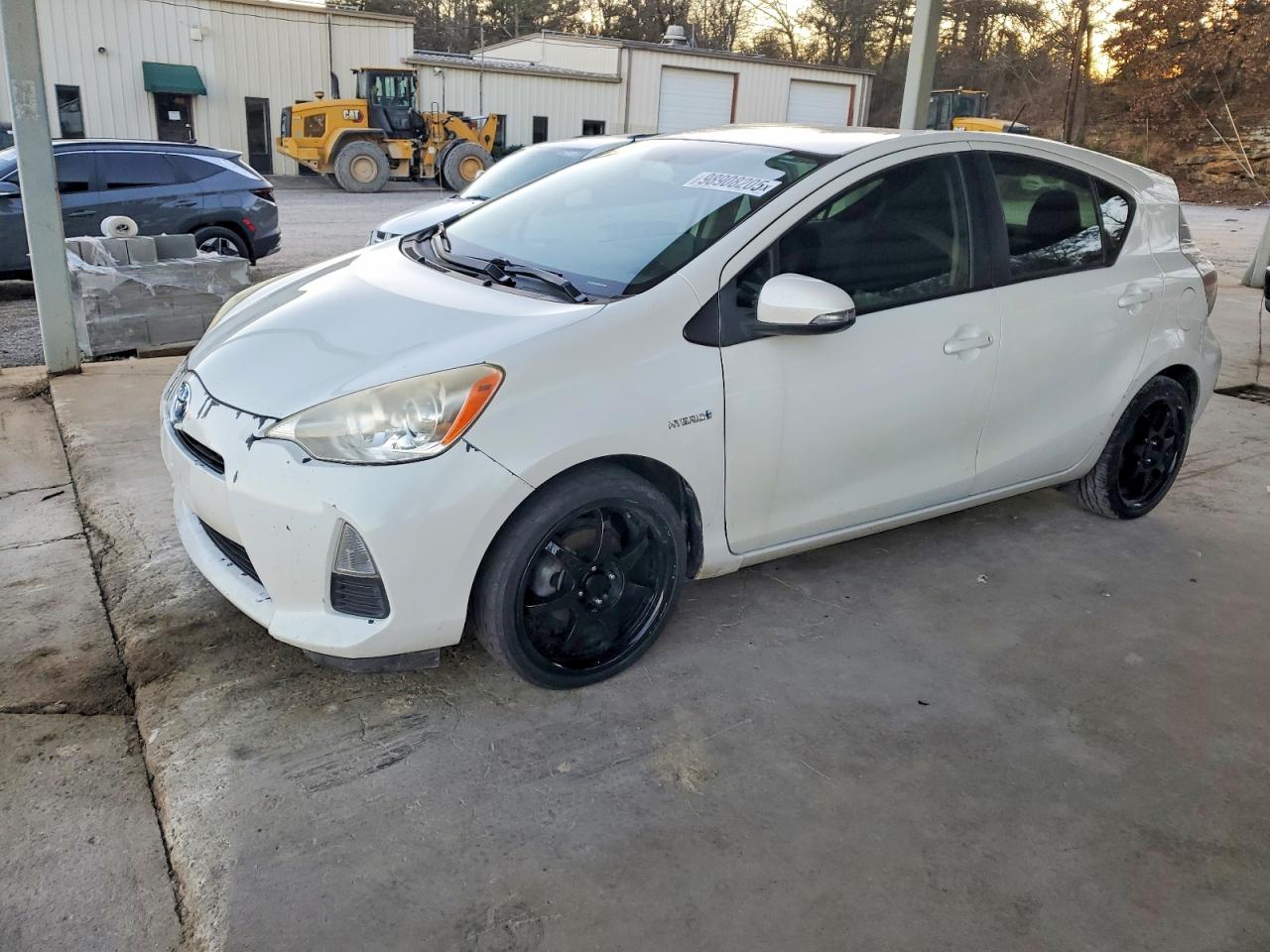 2013 TOYOTA PRIUS C photo 2