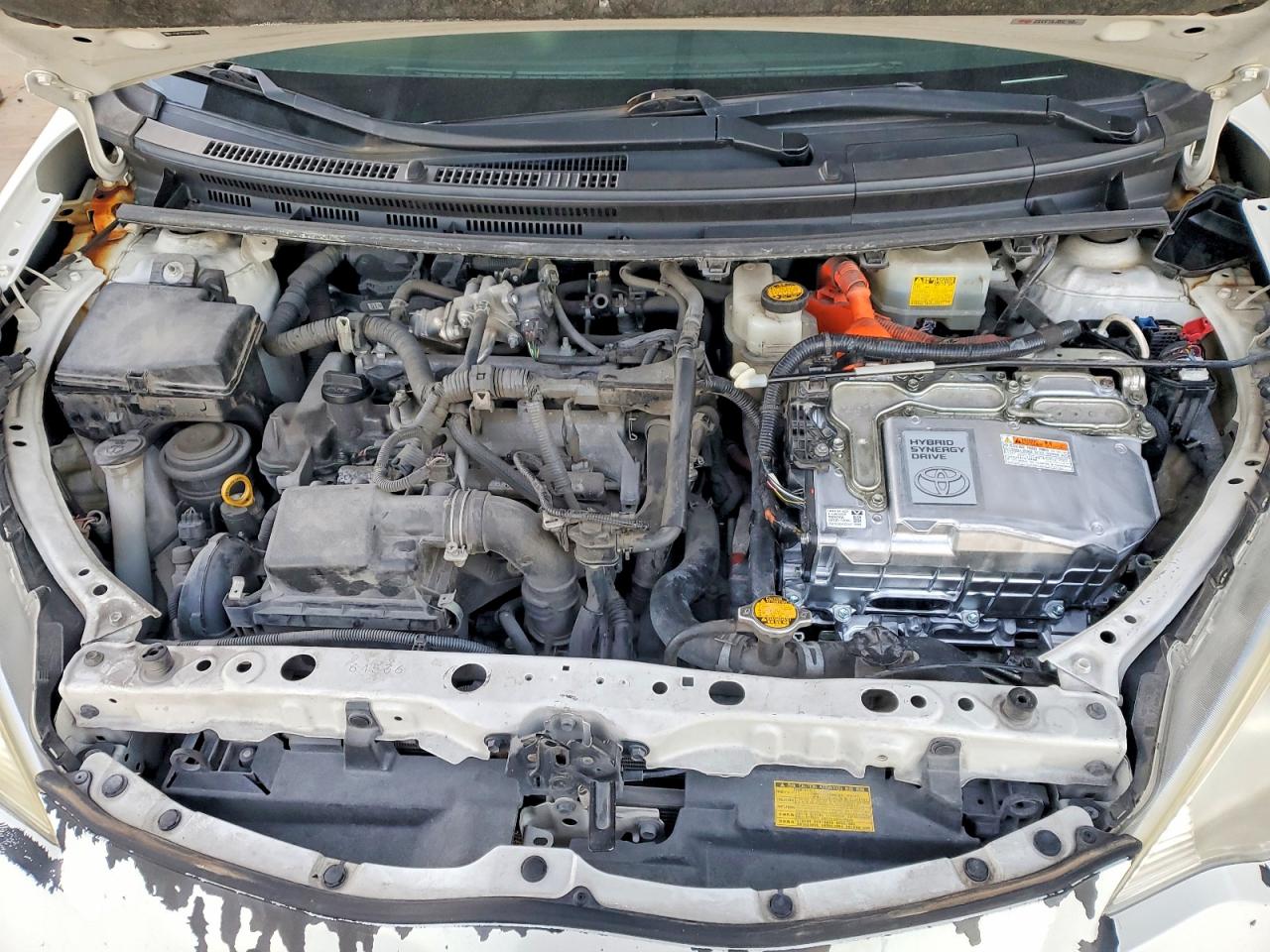 2013 TOYOTA PRIUS C photo 9