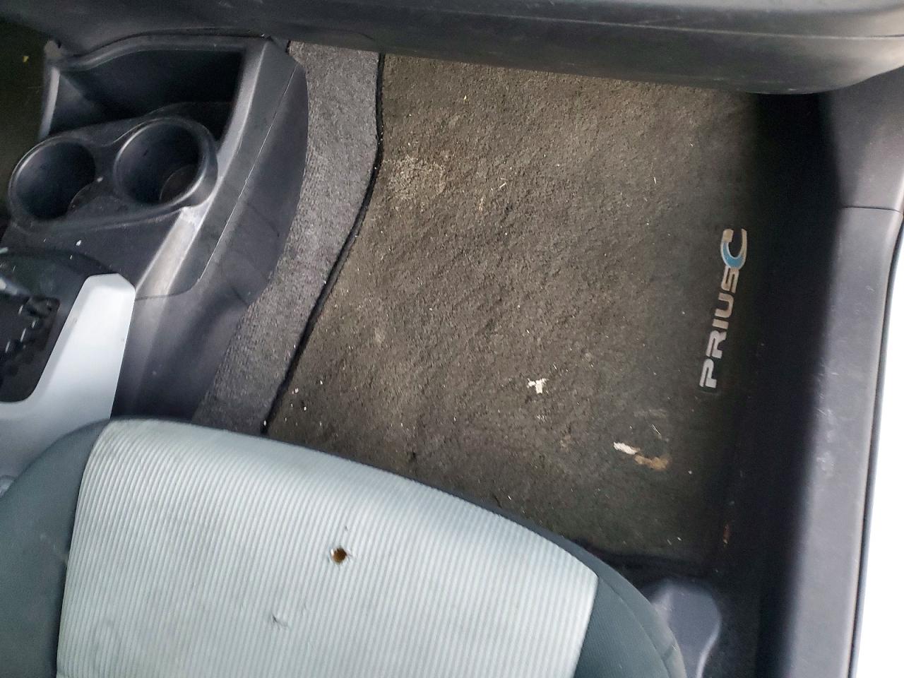 2013 TOYOTA PRIUS C photo 5