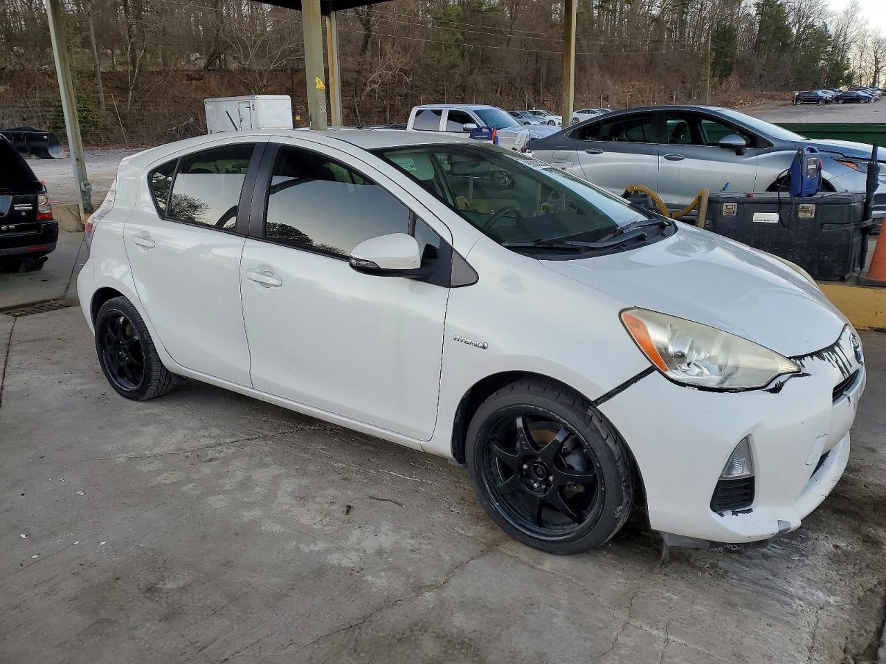2013 TOYOTA PRIUS C