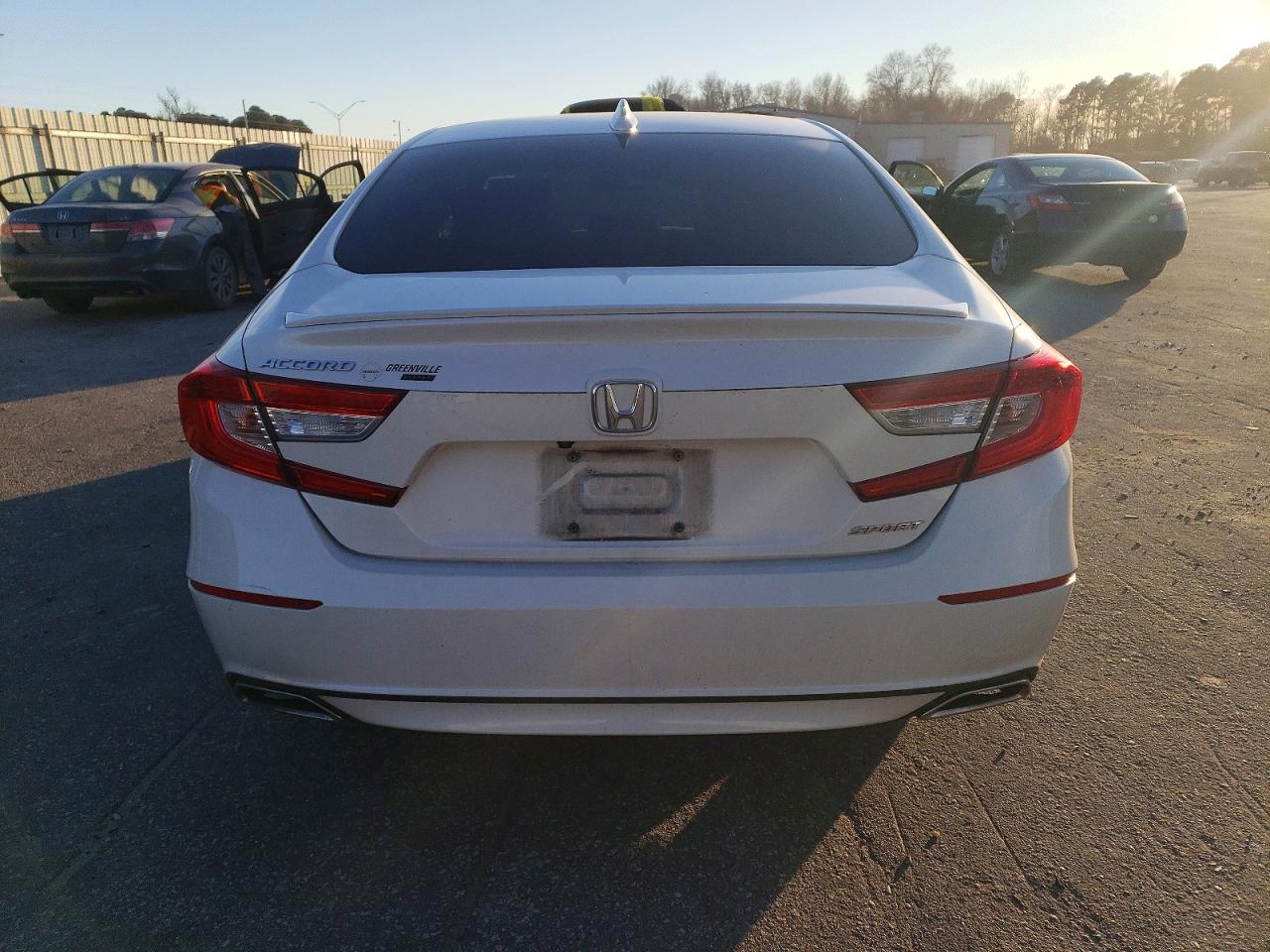 2018 HONDA ACCORD SPORT photo 6