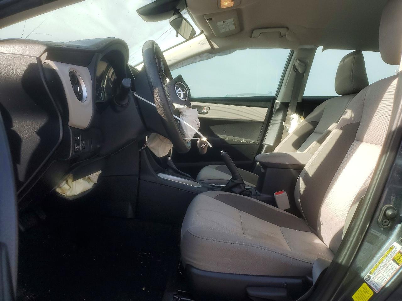 2018 TOYOTA COROLLA LE photo 7