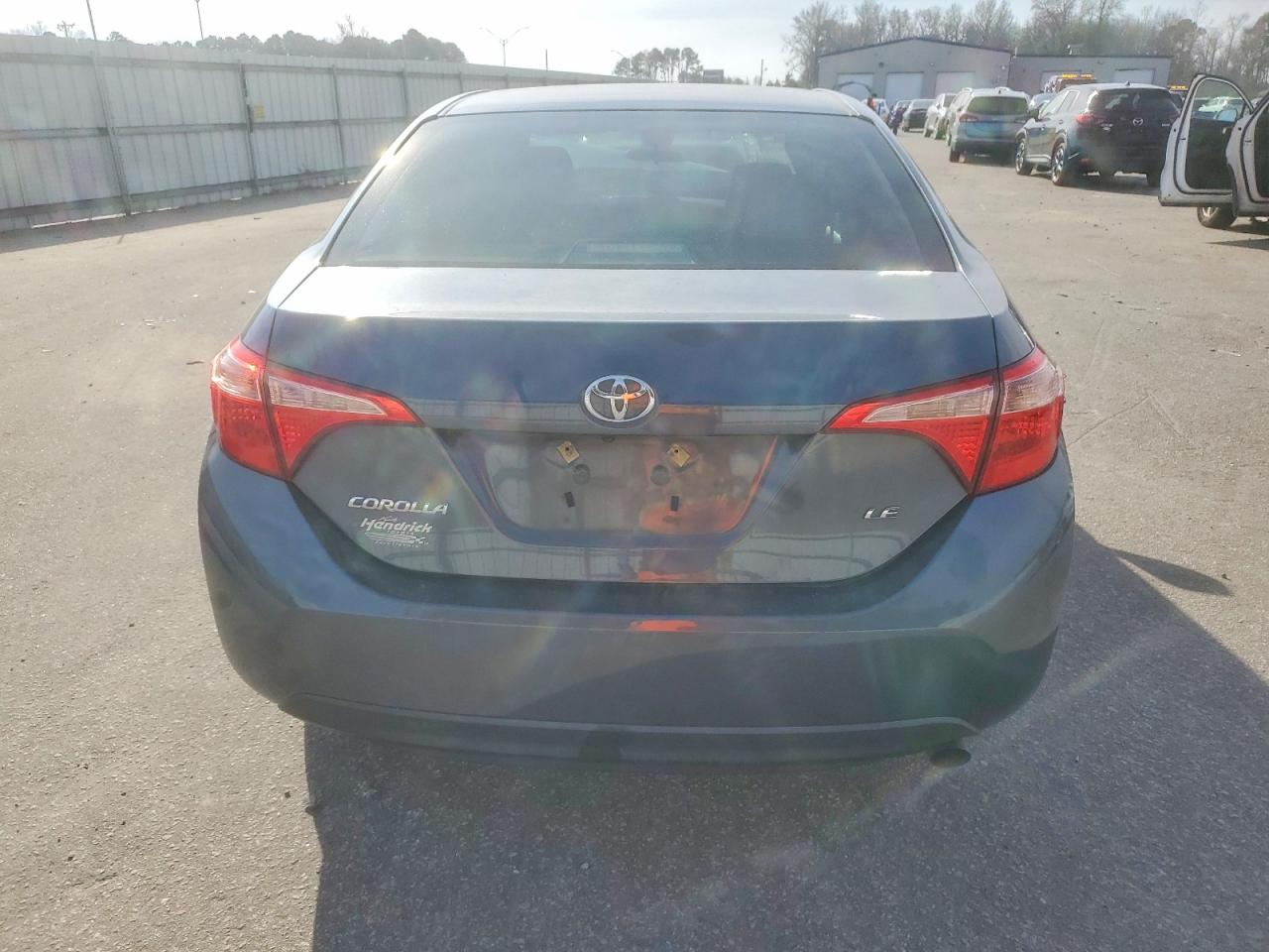 2018 TOYOTA COROLLA LE photo 6
