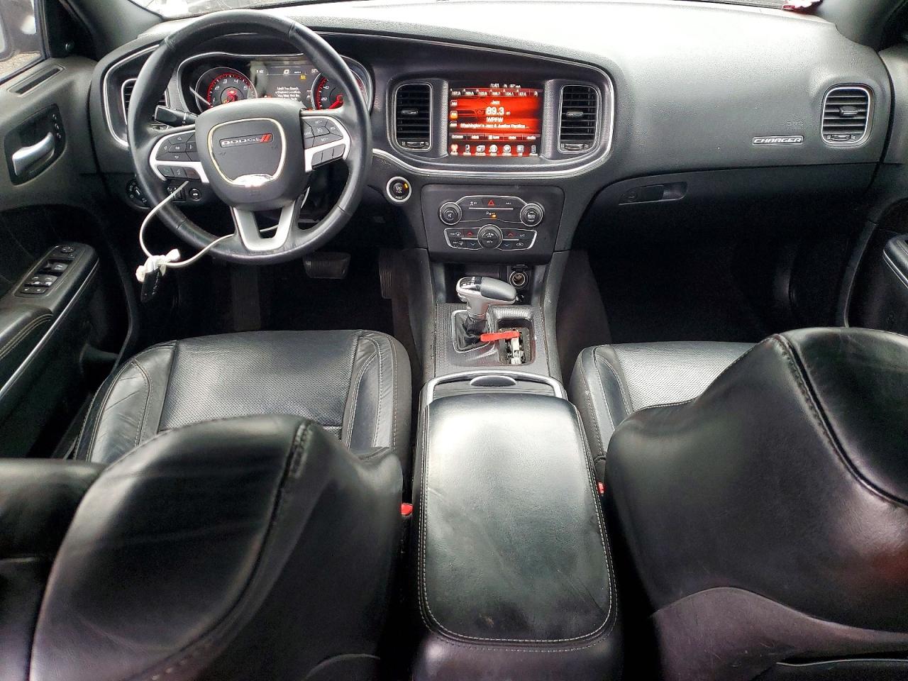 2016 DODGE CHARGER SXT photo 8
