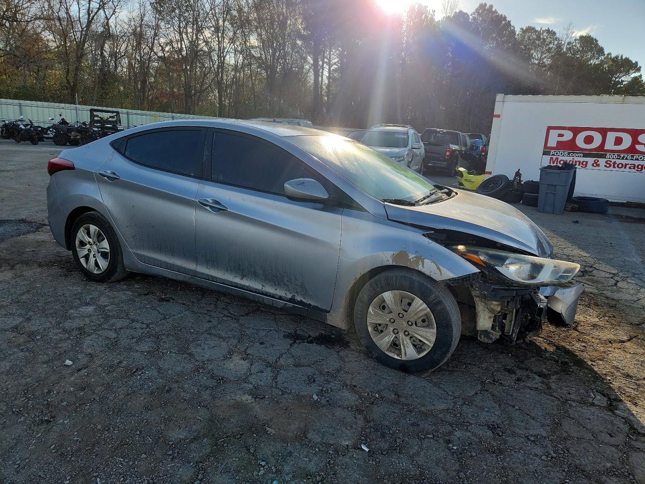 2016 HYUNDAI ELANTRA SE photo 4