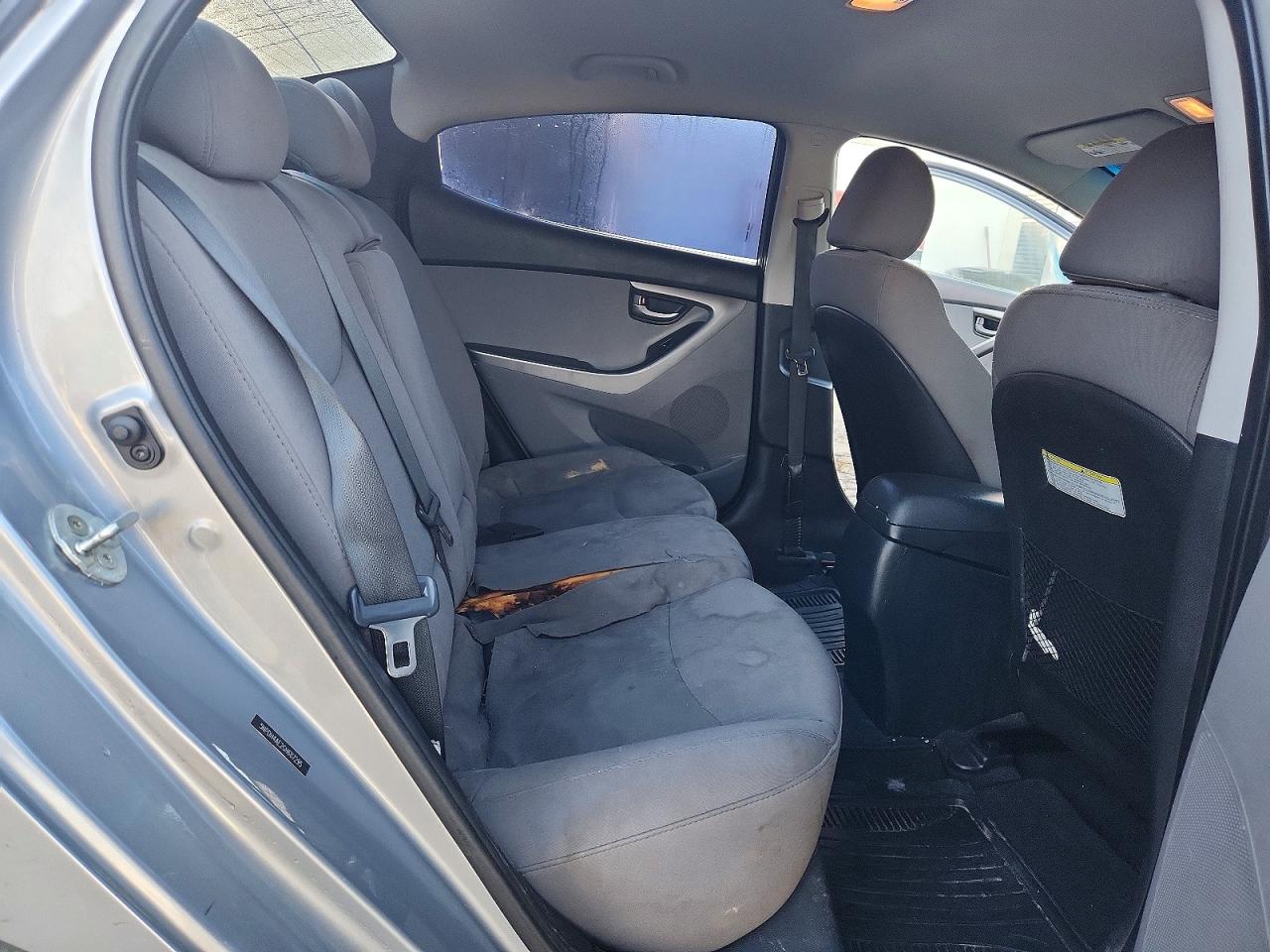 2016 HYUNDAI ELANTRA SE photo 10