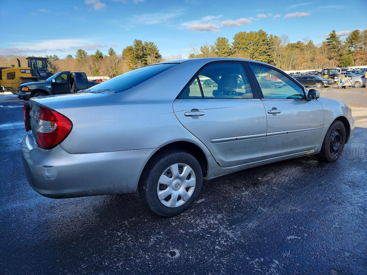 2003 TOYOTA CAMRY LE photo 3