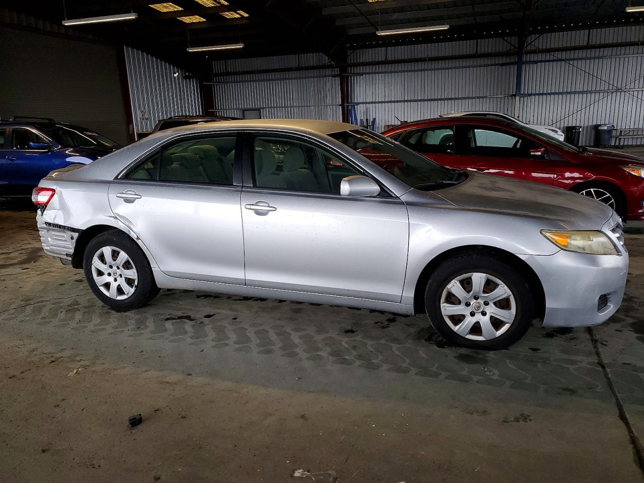 2011 TOYOTA CAMRY BASE photo 4