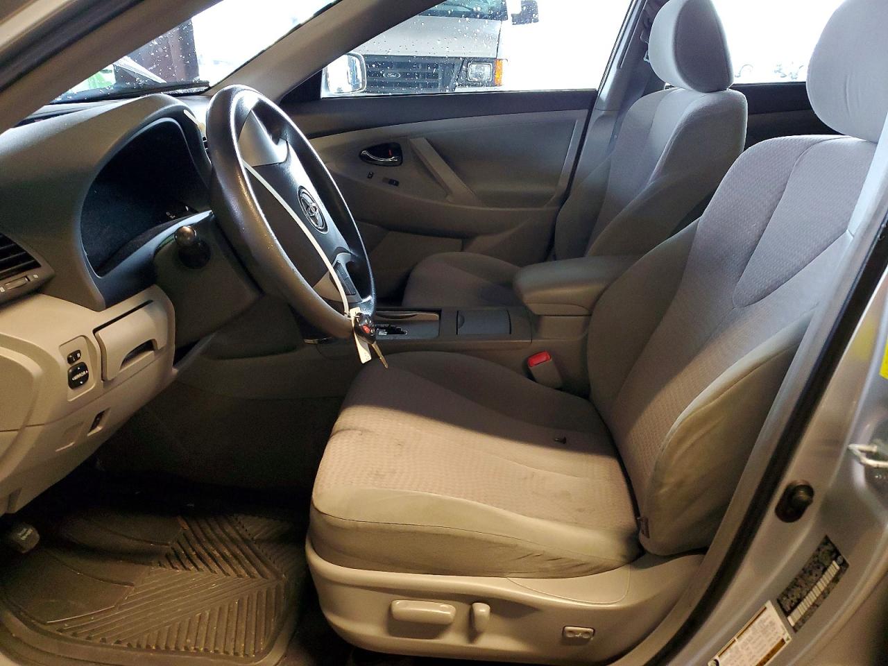 2011 TOYOTA CAMRY BASE photo 7