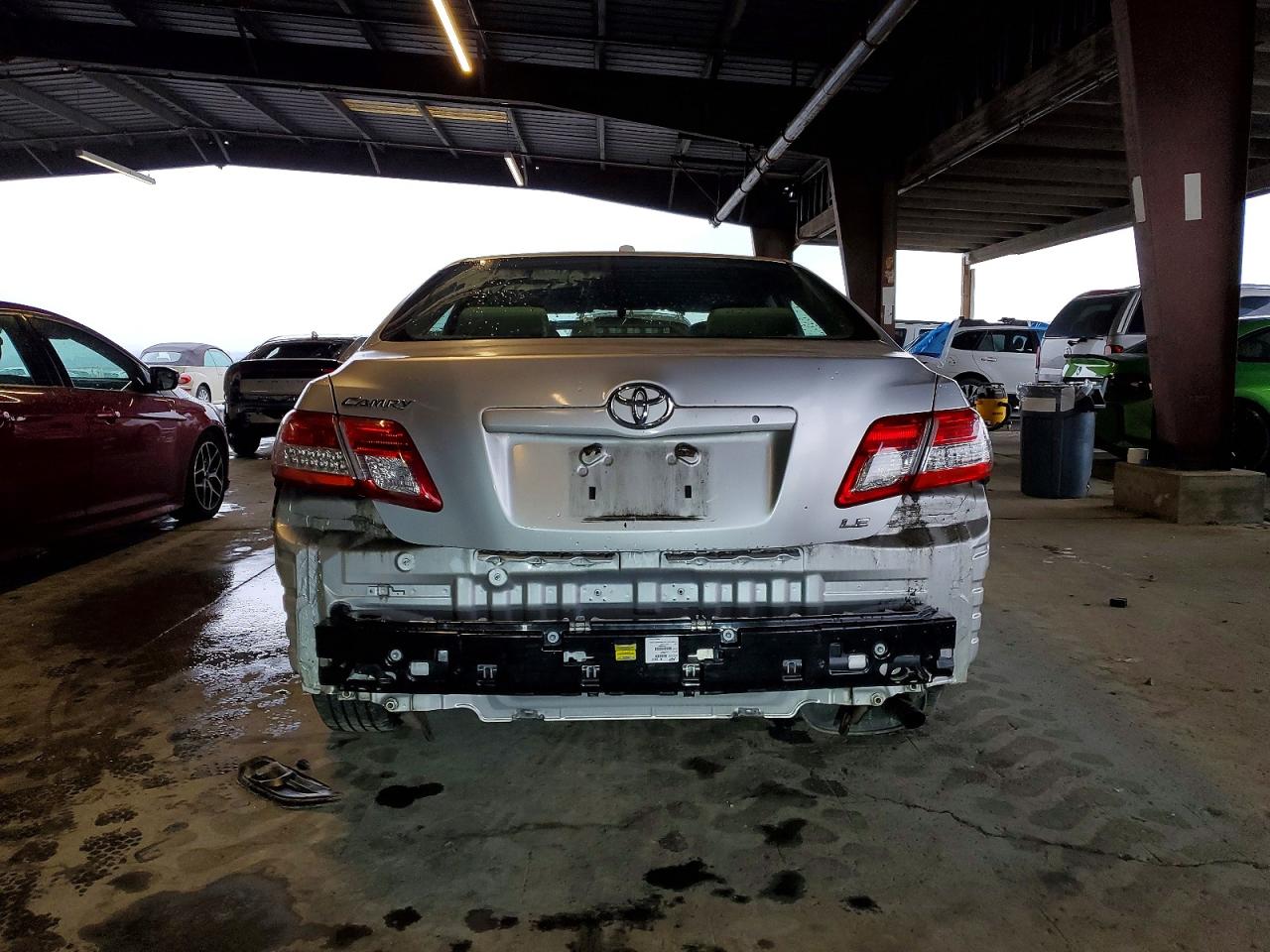 2011 TOYOTA CAMRY BASE photo 6