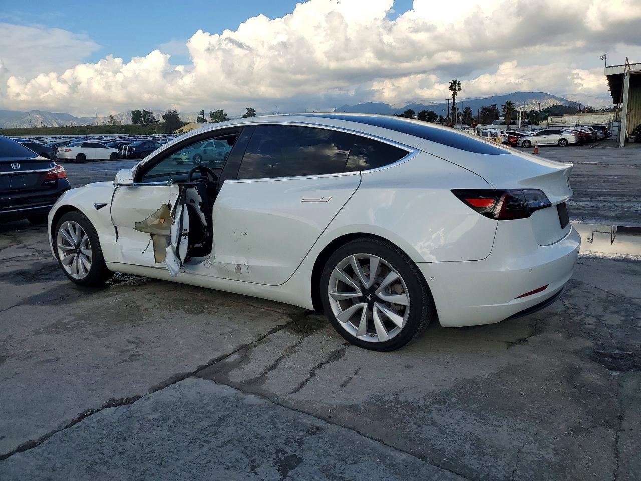2020 TESLA MODEL 3 photo 2