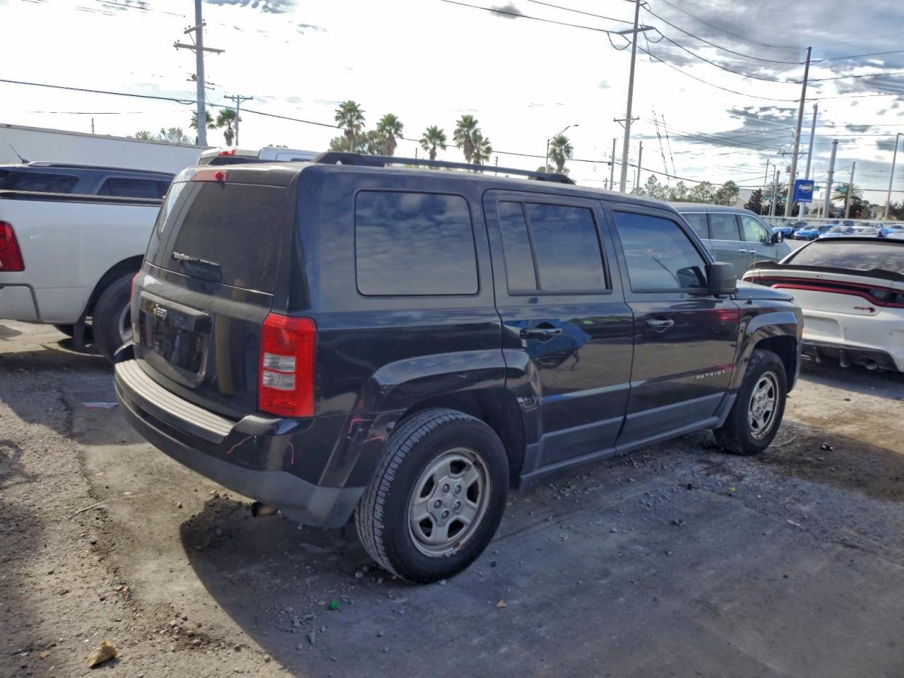 2015 JEEP PATRIOT SPORT photo 3
