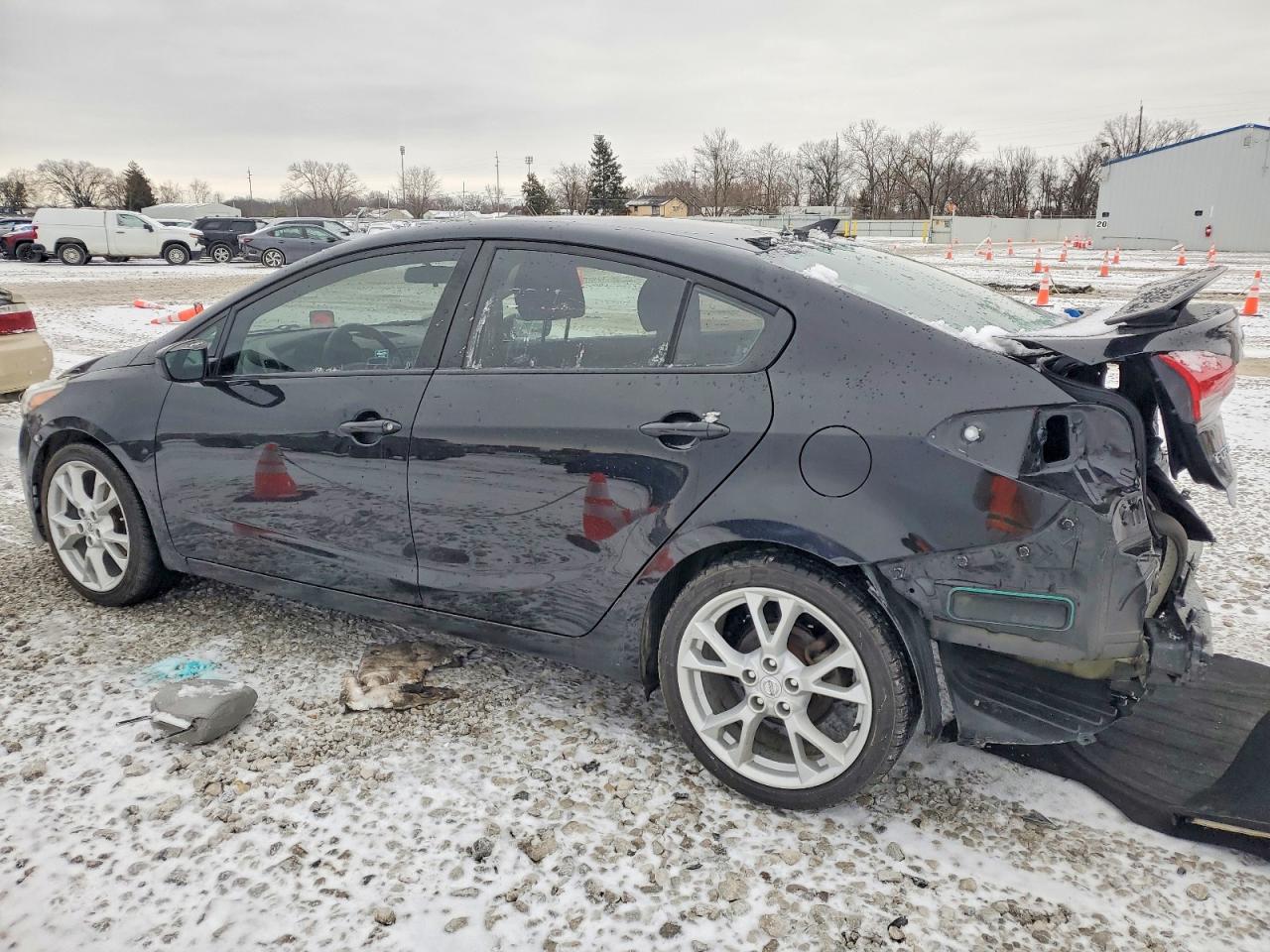 2017 KIA FORTE LX photo 2