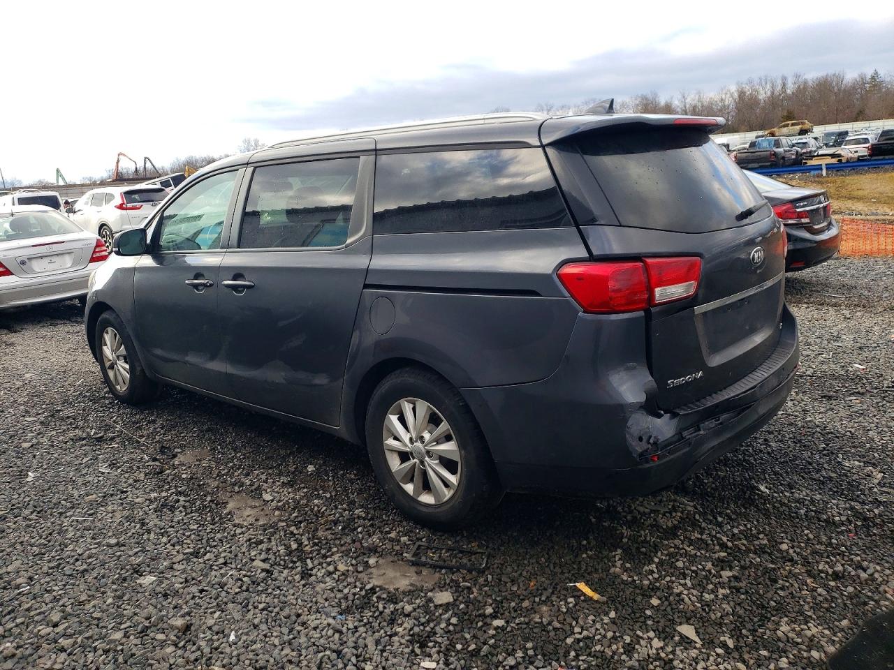 2017 KIA SEDONA LX photo 2