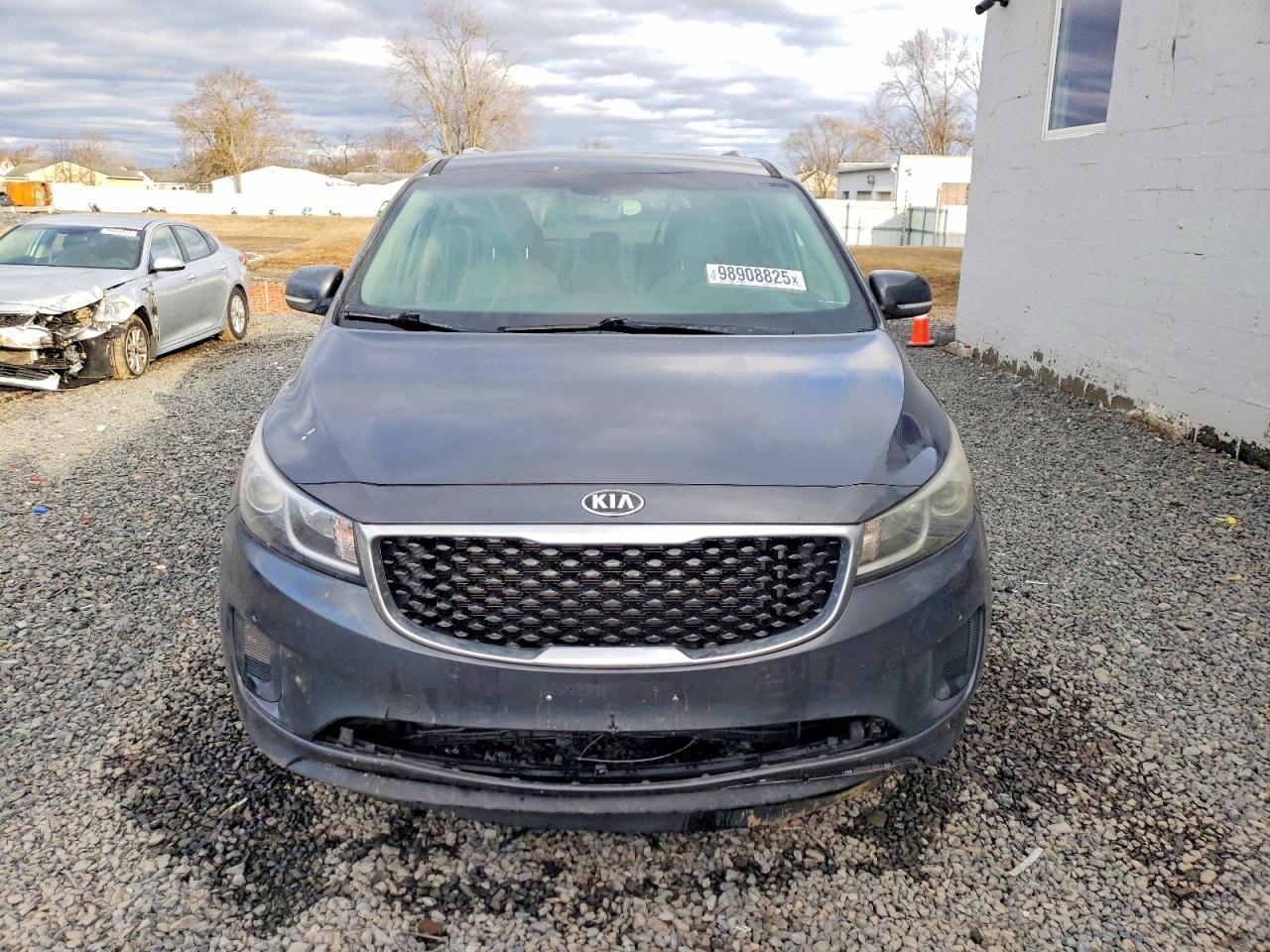 2017 KIA SEDONA LX photo 5