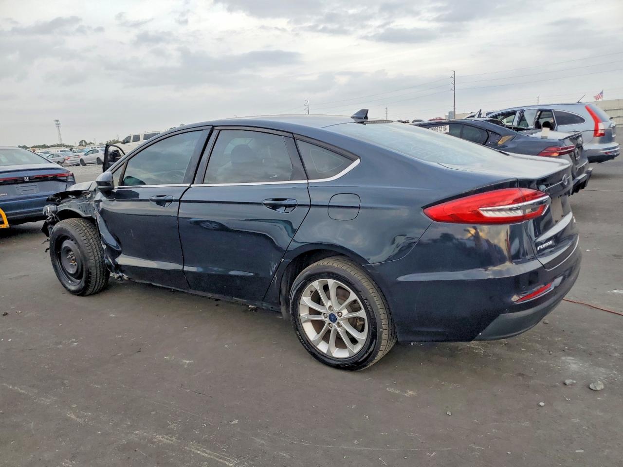 2020 FORD FUSION SE photo 2