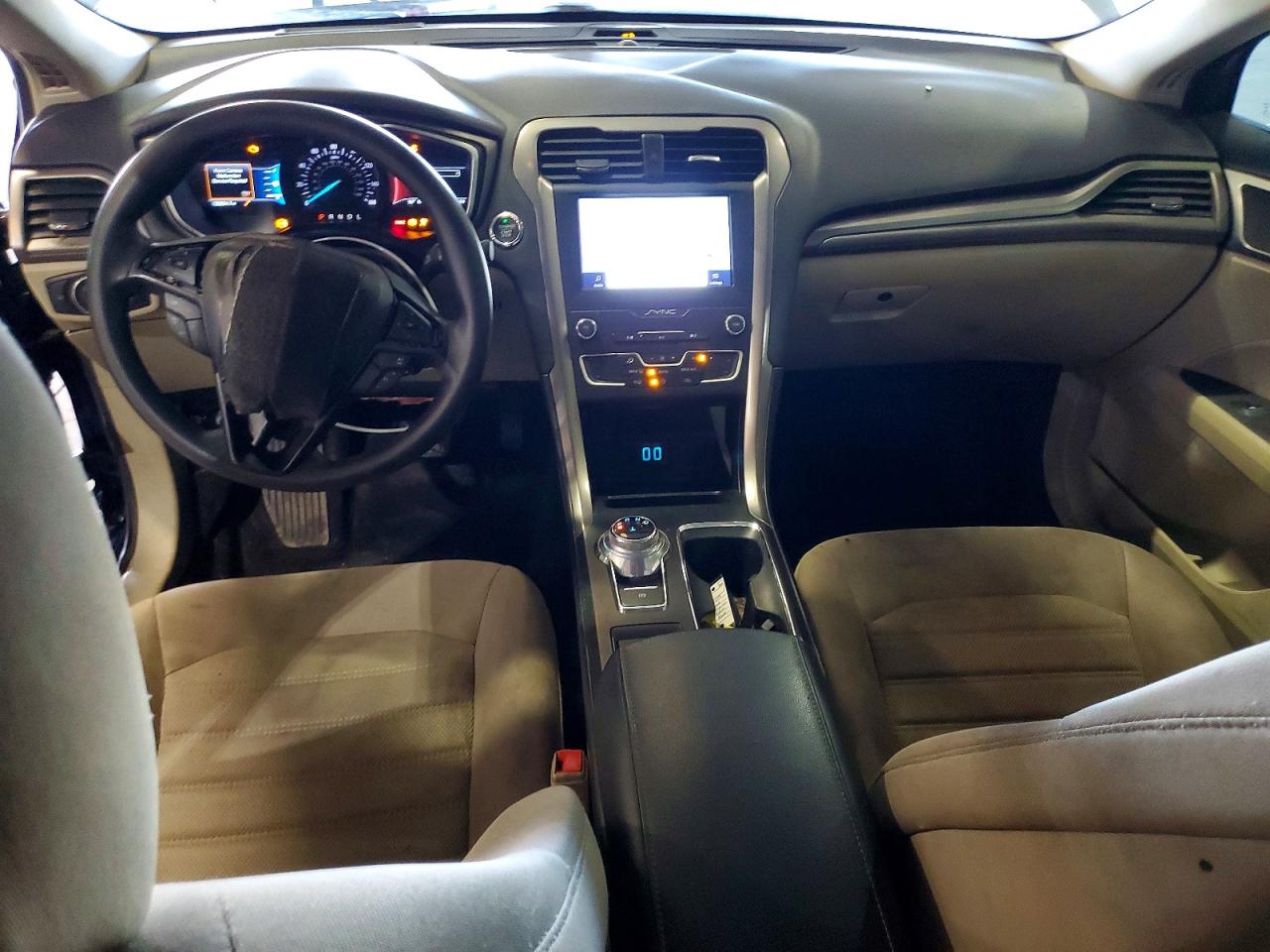 2020 FORD FUSION SE photo 8