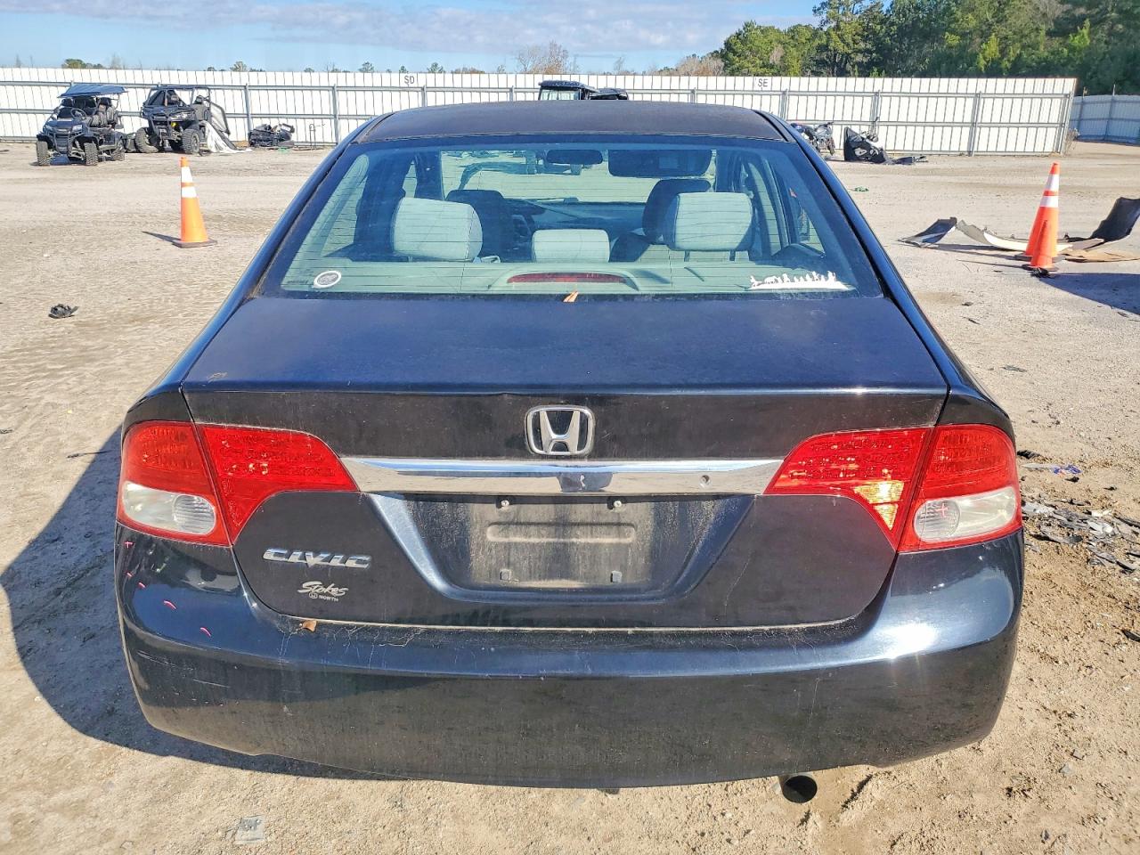 2010 HONDA CIVIC LX photo 6