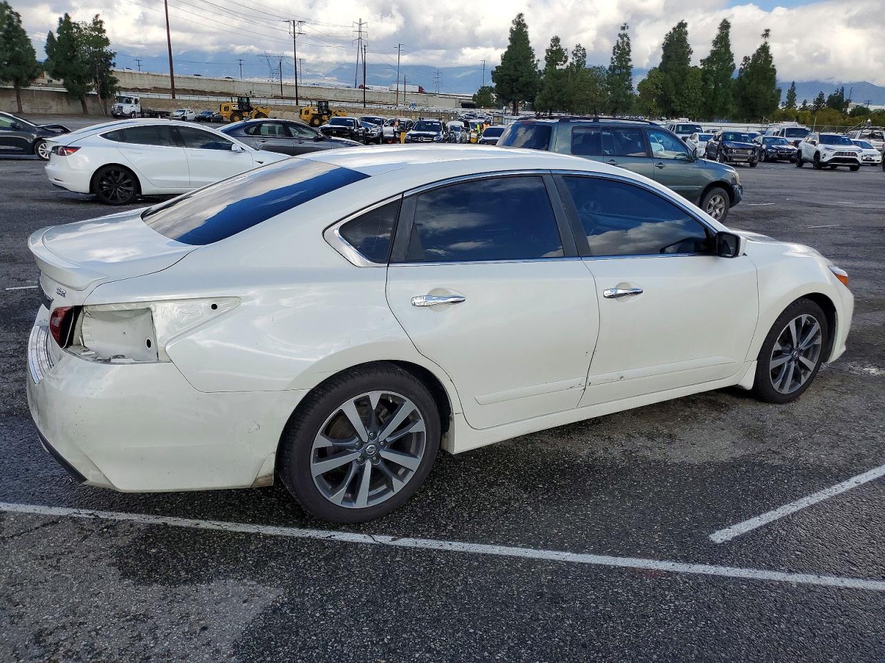 2016 NISSAN ALTIMA 2.5 photo 3