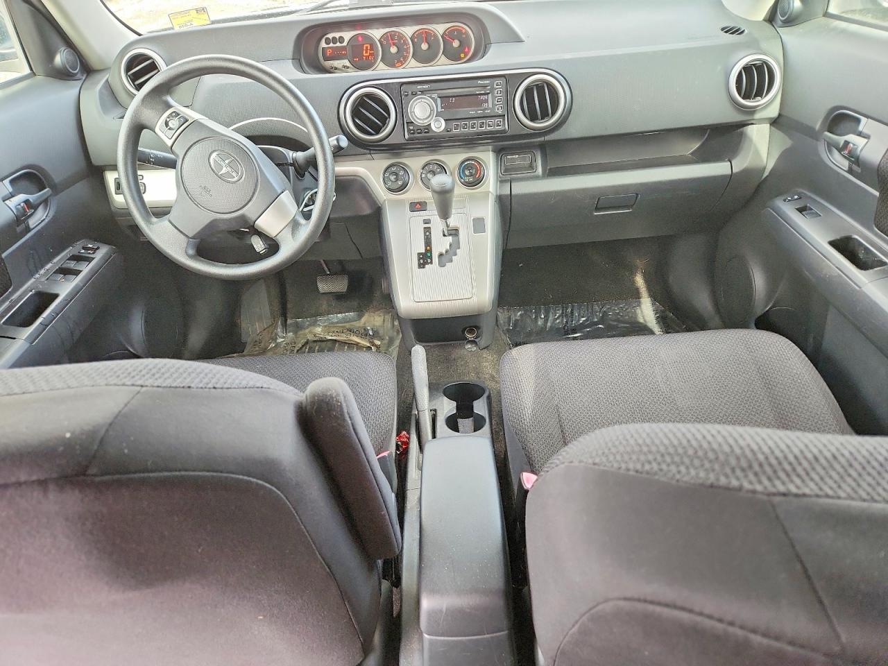 2010 TOYOTA SCION XB photo 8