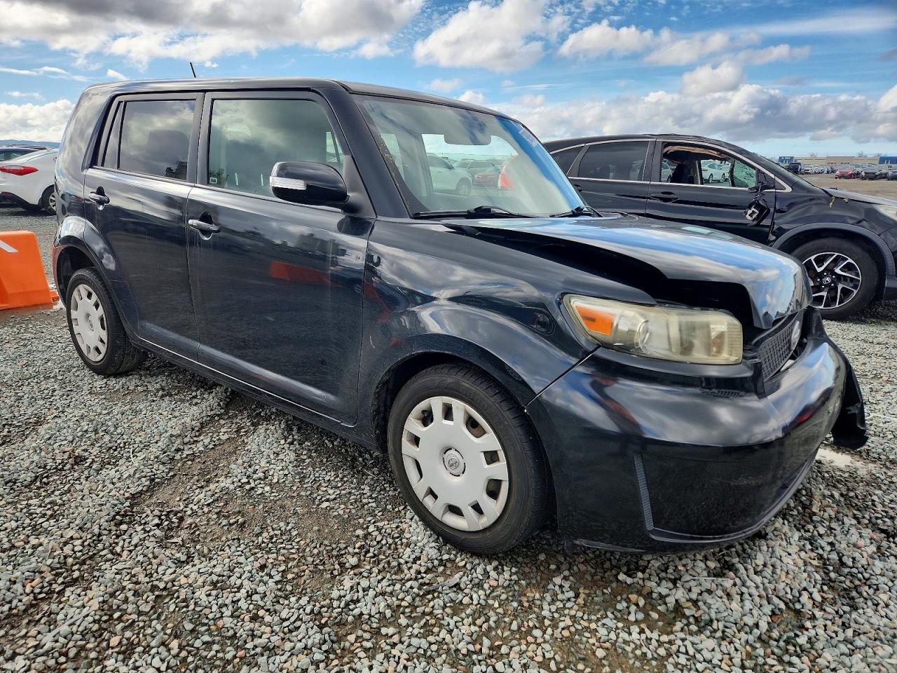 2010 TOYOTA SCION XB photo 4