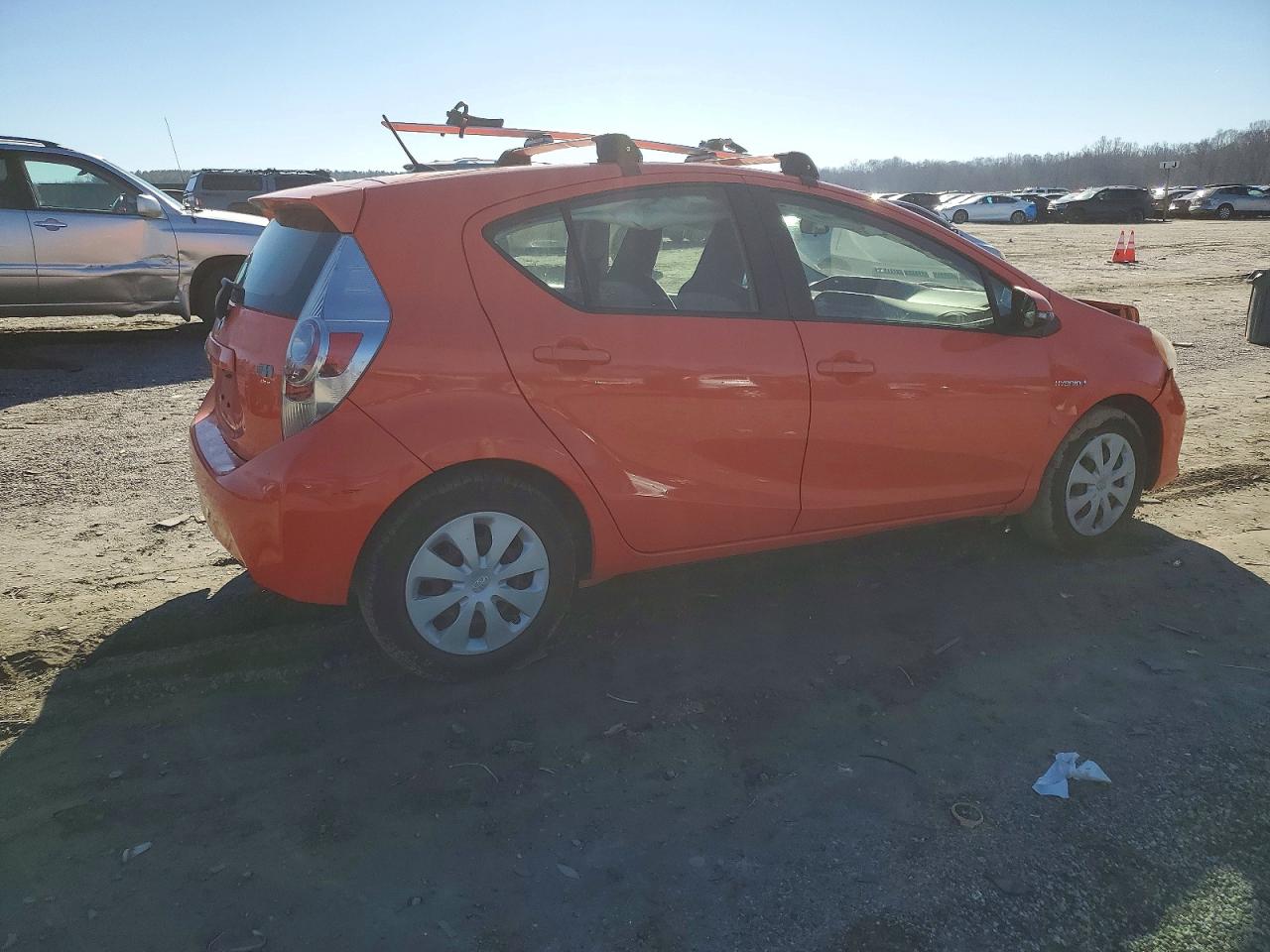 2013 TOYOTA PRIUS C photo 3