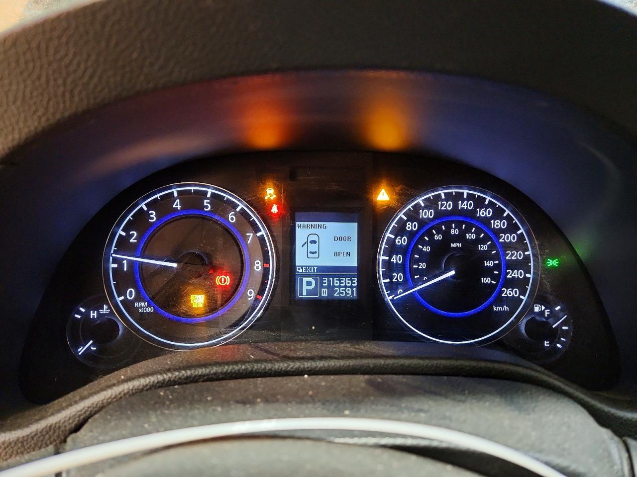 2012 INFINITI G37 photo 9