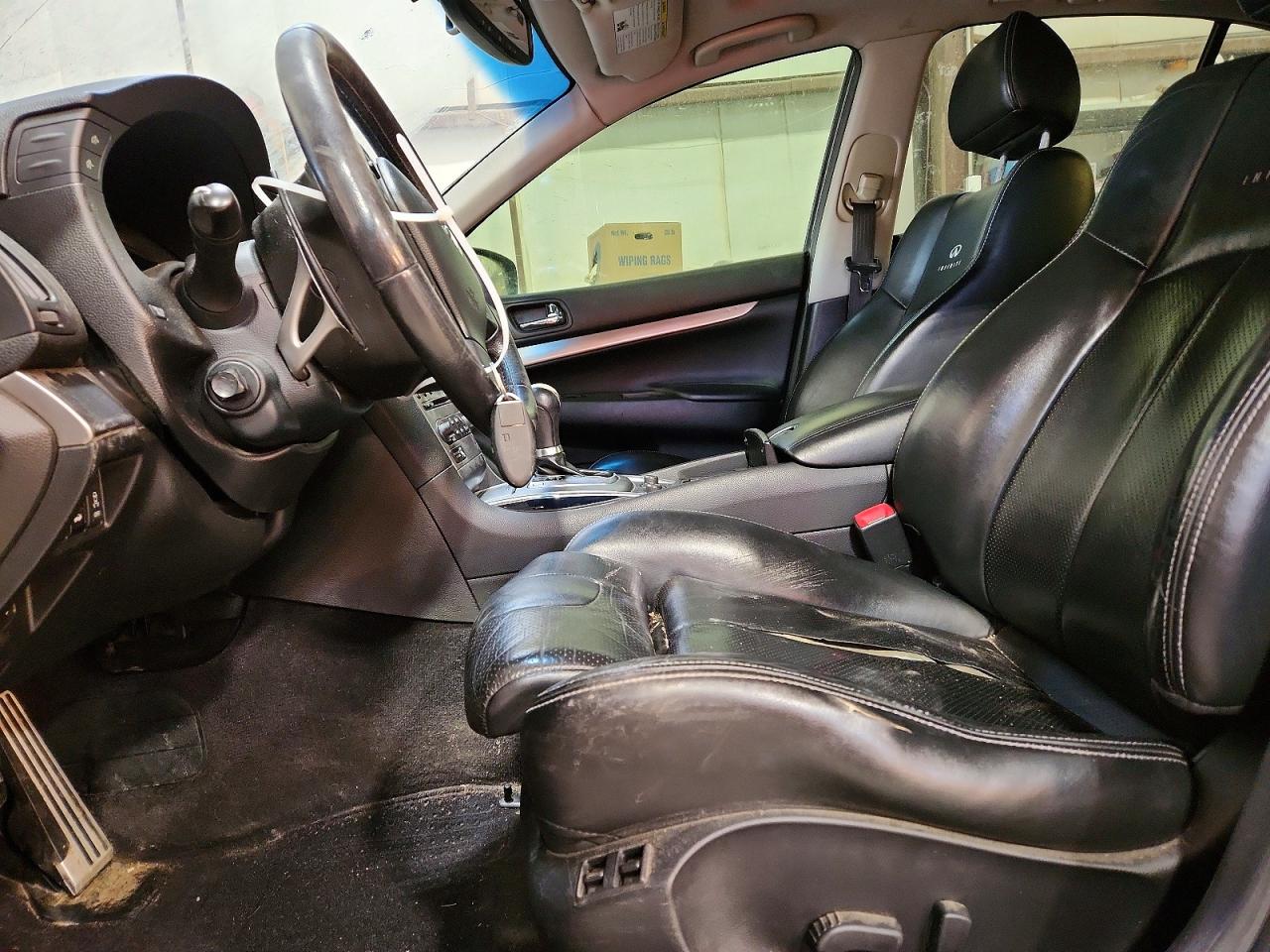 2012 INFINITI G37 photo 7