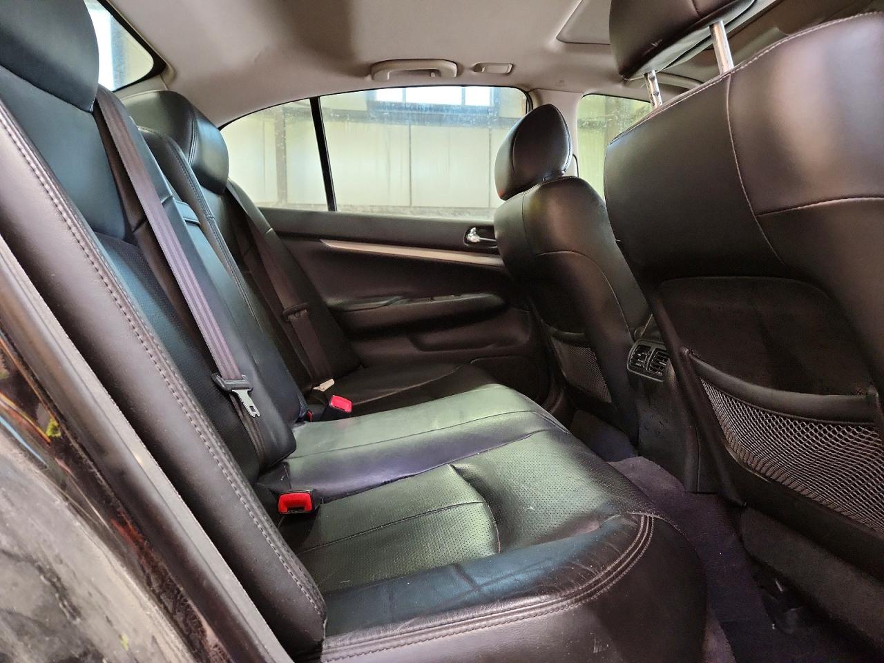 2012 INFINITI G37 photo 10