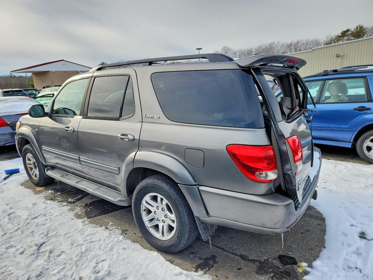 2005 TOYOTA SEQUOIA LIMITED photo 2