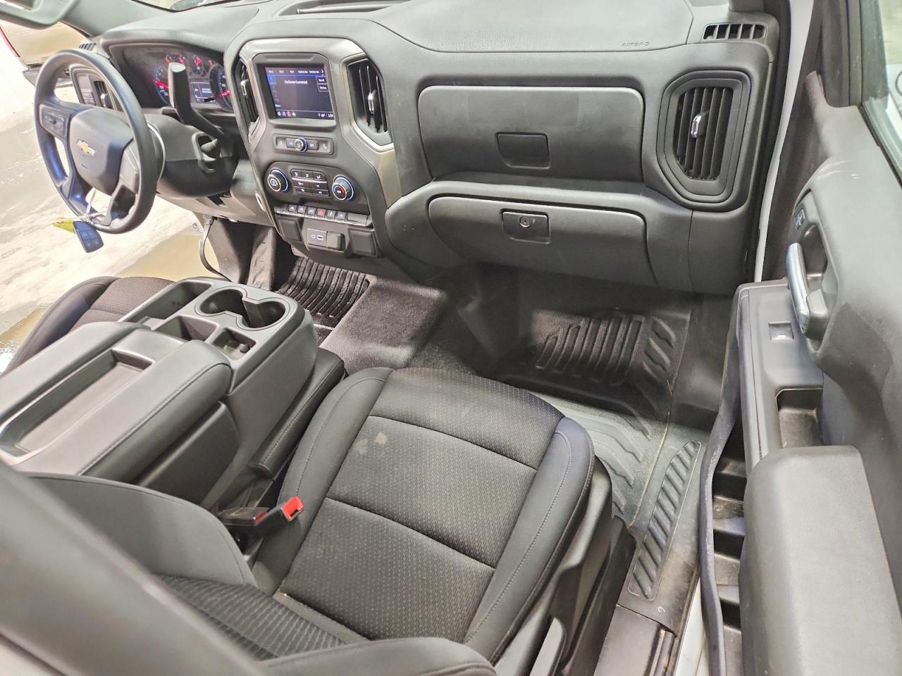 2024 CHEVROLET SILVERADO C1500 photo 8